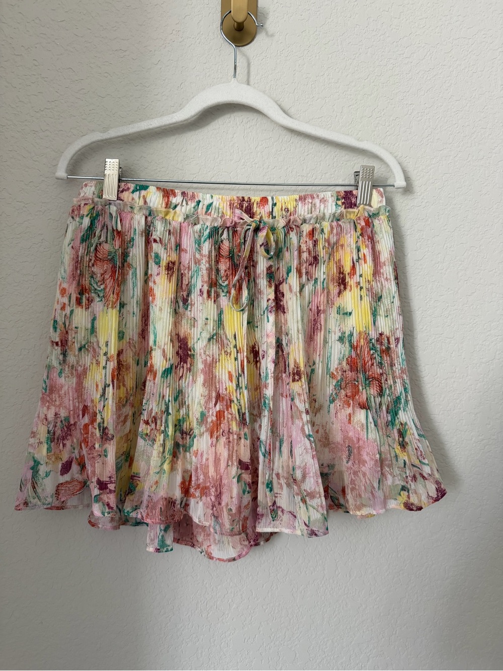Mystee floral Pleated Shorts Size S Flowy Boho Ruffle Skort Style - Picture 2 of 10